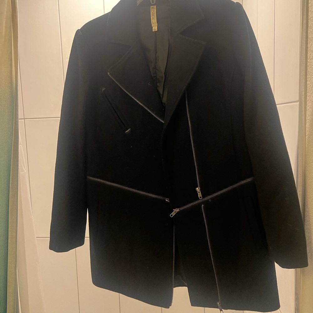 Stylish Black Zippered Coat